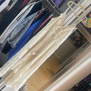 Cream Lace Sleeveless Dress